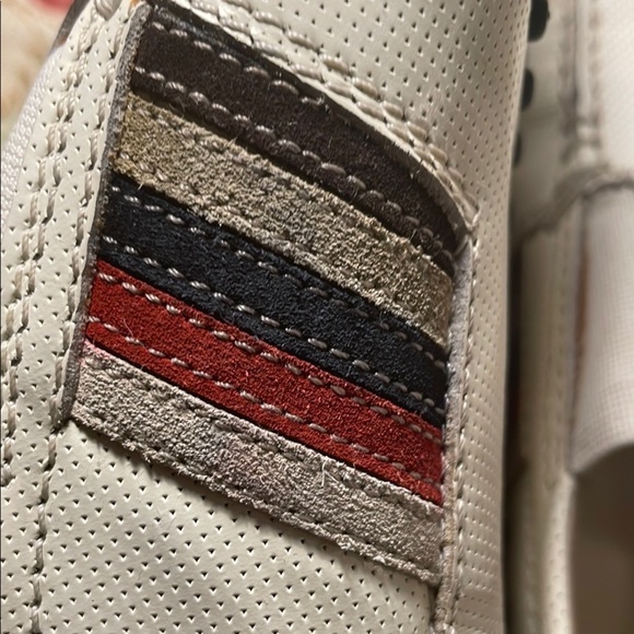 Tod\'s Gommini White Slip-On Driving Loafers Side Suede Stripes Moccasin Unisex
